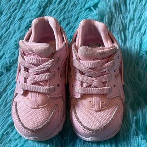 Nike Toddler Girl size 5C Pink. USED good condition